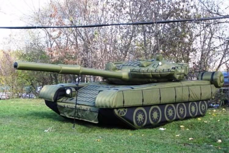 乌尔禾坦克军用大炮